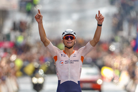 BLE VERDENSMESTER: Han gikk i bakken, men lot seg likevel ikke stoppe, Mathieu van der Poel. Foto: Cor Vos BLE VERDENSMESTER: Han gikk i bakken, men lot seg likevel ikke stoppe, Mathieu van der Poel. Foto: Cor Vos