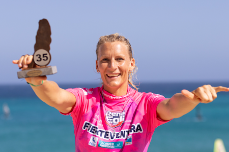 COMEBACK: Oda Johanne Stokstad Brødhølt er tilbake på toppnivå, med podieplass i verdenscupen i Fuerteventura. Foto: John Carter/PWA World Tour COMEBACK: Oda Johanne Stokstad Brødhølt er tilbake på toppnivå, med podieplass i verdenscupen i Fuerteventura. Foto: John Carter/PWA World Tour