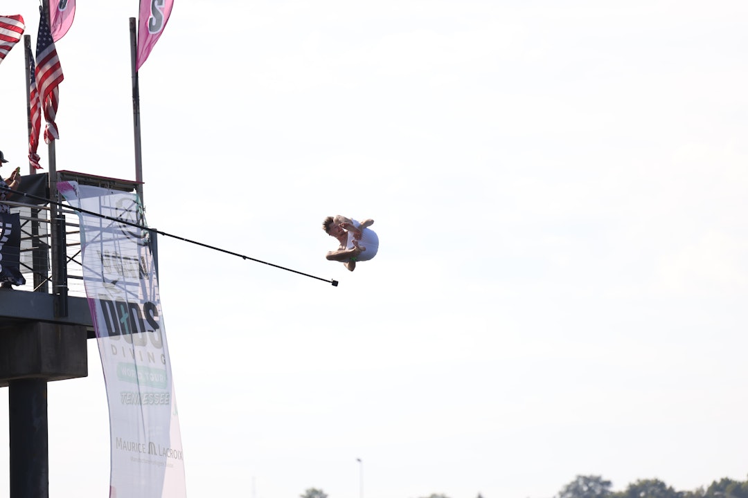 SHOW: Hele 27 deltakere kastet seg ut i Tennessee-elven i kampen om en gullbillett til VM i Oslo. Foto: Dylan Schwartz. SHOW: Hele 27 deltakere kastet seg ut i Tennessee-elven i kampen om en gullbillett til VM i Oslo. Foto: Dylan Schwartz.