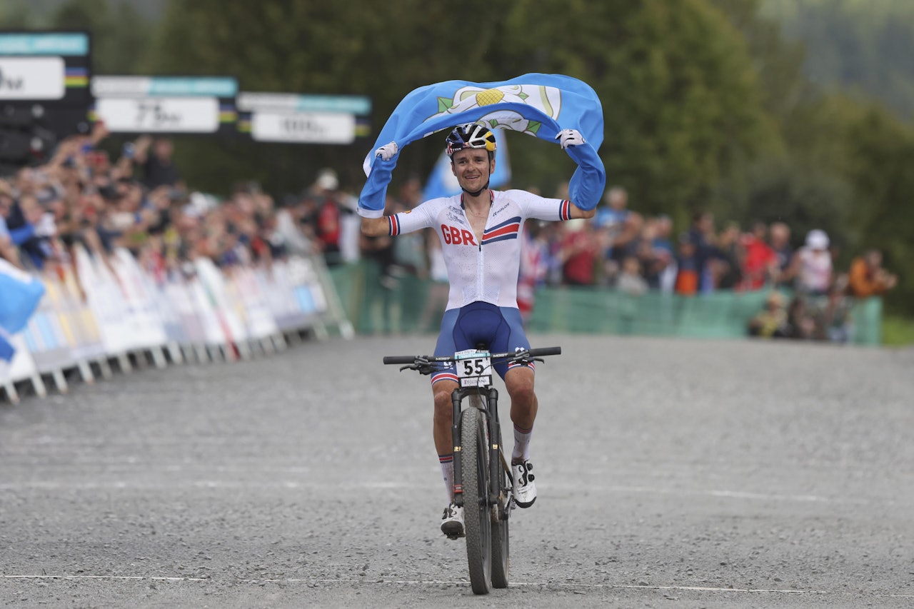 VERDENSMESTER: Tom Pidcock med en soleklar seier i rundbanerittet lørdag. Foto: Cor Vos VERDENSMESTER: Tom Pidcock med en soleklar seier i rundbanerittet lørdag. Foto: Cor Vos