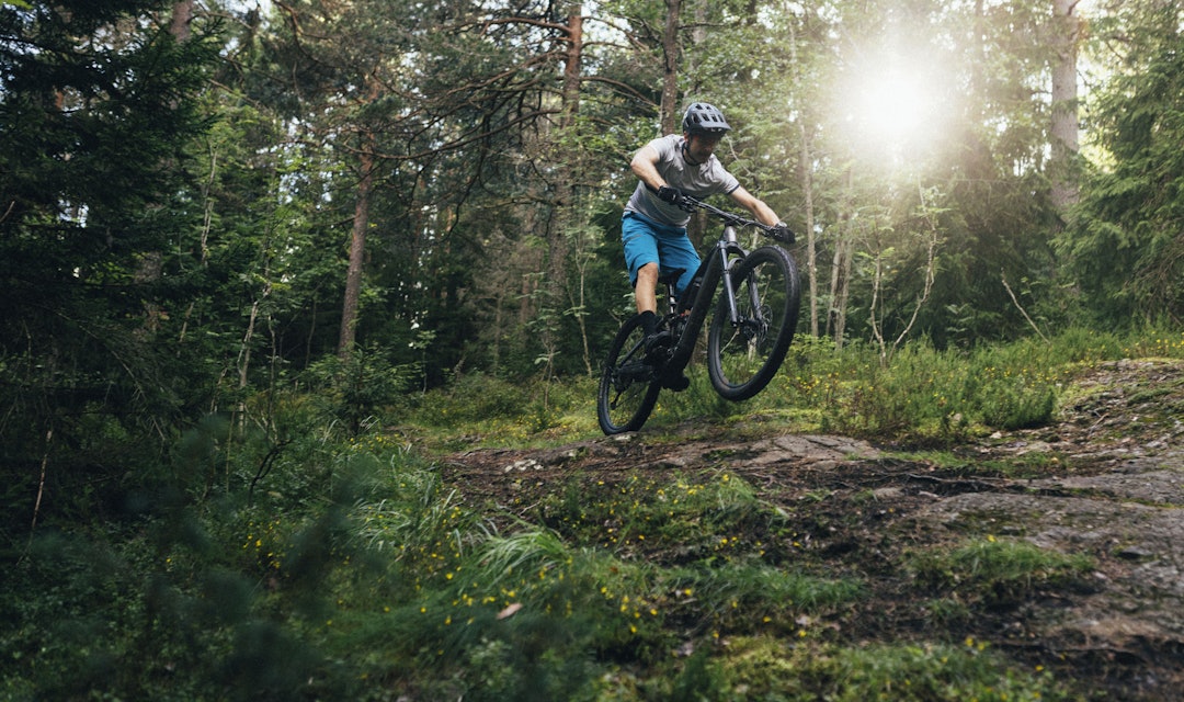 BEDRE ENN NOEN GANG: Elsykler har vært i en rivende utvikling. Vi har testet flere av de råeste modellene på markedet for å gi deg best mulig beslutningsgrunnlag når du skal kjøpe. Foto: Jørgen Braastad/VG. fulldempet elsykkel stisykling