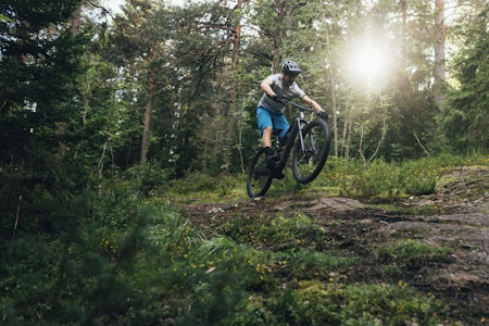 BEDRE ENN NOEN GANG: Elsykler har vært i en rivende utvikling. Vi har testet flere av de råeste modellene på markedet for å gi deg best mulig beslutningsgrunnlag når du skal kjøpe. Foto: Jørgen Braastad/VG. fulldempet elsykkel stisykling