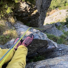 FOR TRAD- OG FJELLKLATRING: Vi har testet drøssevis av klatresko for alle typer klatring. Her fra test av fjellklatreskoen 5.10 Niad Lace på Julsundet ved Molde. Foto: Tore Meiri FOR TRAD- OG FJELLKLATRING: Vi har testet drøssevis av klatresko for alle typer klatring. Her fra test av fjellklatreskoen 5.10 Niad Lace på Julsundet ved Molde. Foto: Tore Meiri