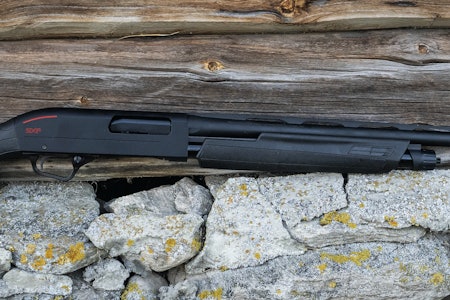 Winchester SXP Black Shadow: Pumpehagle med roterende låsebolt med fire klakker Winchester SXP Black Shadow pumpehagle test