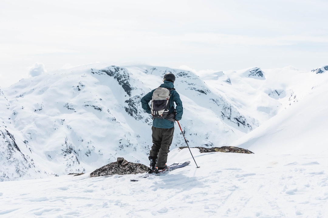 UTSIKT: Fausko på toppen av Togga i Sogndal. Foto: Andreas Løve Storm Fausko Andreas Fausko