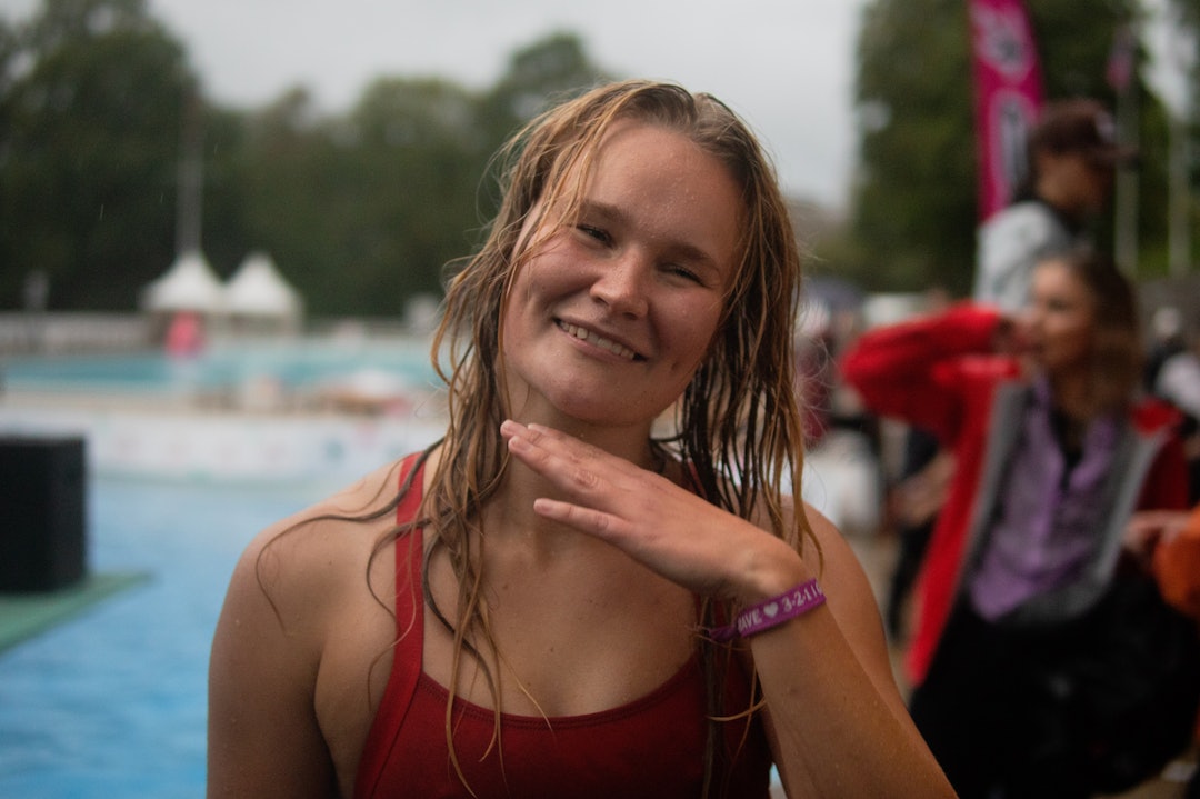 VANT: Asbjørg Nesje var fornøyd etter å ha blitt verdensmester i dødning på Frognerbadet. Foto: Sigurd Ekeli Grimsby VANT: Asbjørg Nesje var fornøyd etter å ha blitt verdensmester i dødning på Frognerbadet. Foto: Sigurd Ekeli Grimsby