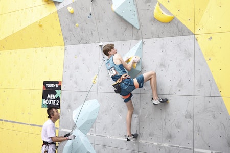 NESTEN SEMI MED VRANG MAGE: Ola Vekve i aksjon på ledkvalifisering. Foto: Dimitris Tosidis/IFSC NESTEN SEMI MED VRANG MAGE: Ola Vekve i aksjon på ledkvalifisering. Foto: Dimitris Tosidis/IFSC