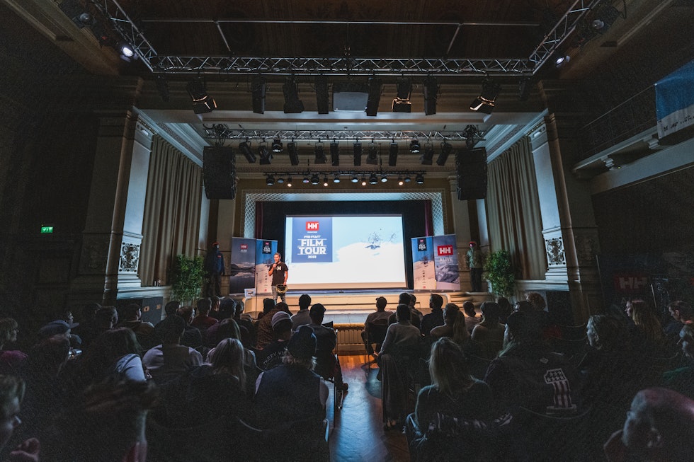Film Tour drar mange plasser men ikke overalt. Vi setter også opp ekstravisninger slik at du kan se årets filmer. Her fra Film Tour på Lillehammer i 2022. Foto: Simon Sjøkvist Film Tour drar mange plasser men ikke overalt. Vi setter også opp ekstravisninger slik at du kan se årets filmer. Her fra Film Tour på Lillehammer i 2022. Foto: Simon Sjøkvist