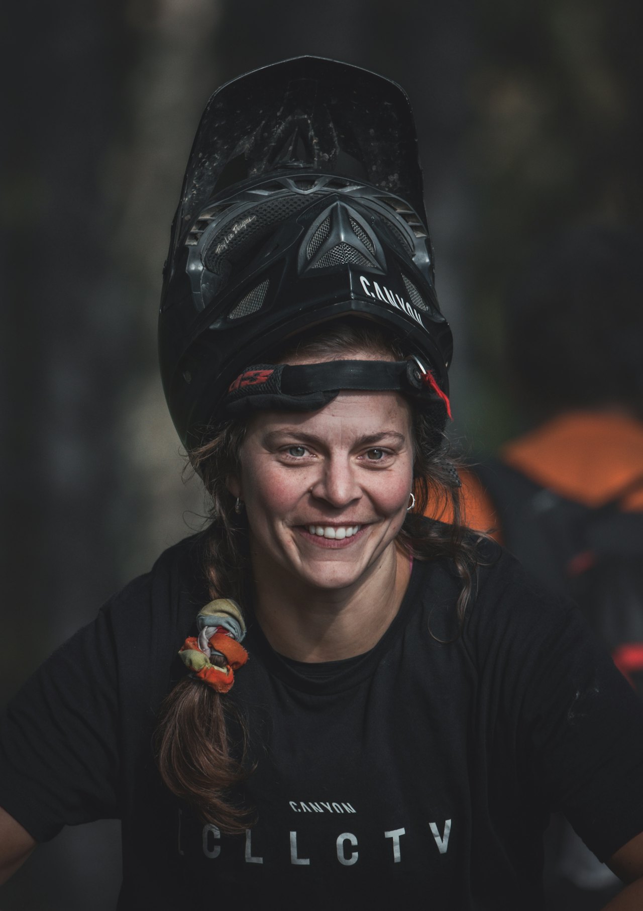 ALTMULIGJENTE: Rå på både sykkel, skate- og snowboard. Samtidg gründer og produktutvikler. Denne jenta kan alt. Foto: Foto: Gisle Johnsen/@locteit ingrid lonar b-rage sessions 2023