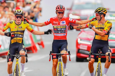 TRIPPELT: Jumbo-Visma med tapetsering av pallen i sammendraget i årets Vuelta a España. Foto: Cor Vos