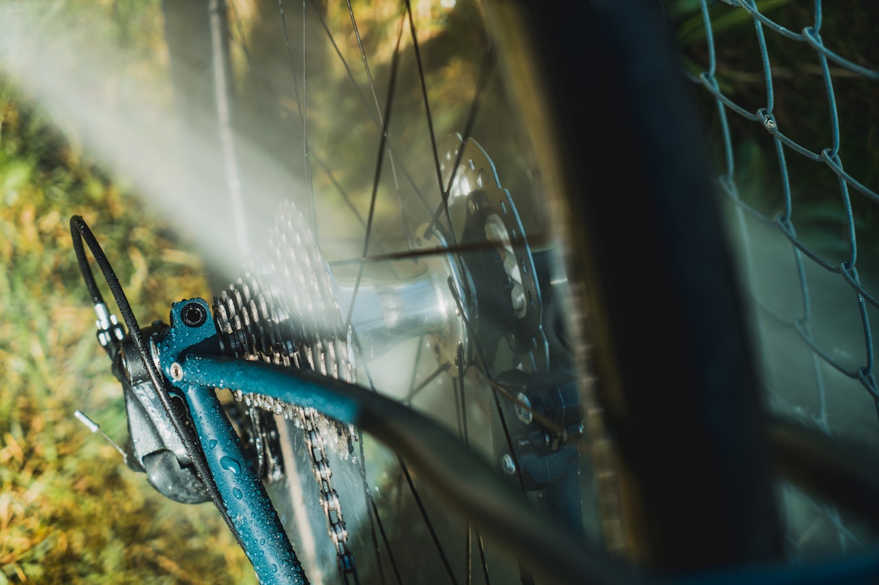 LOV? Er det innafor å vaske sykkelen med høytrykkspyler? Foto: Christian Nerdrum