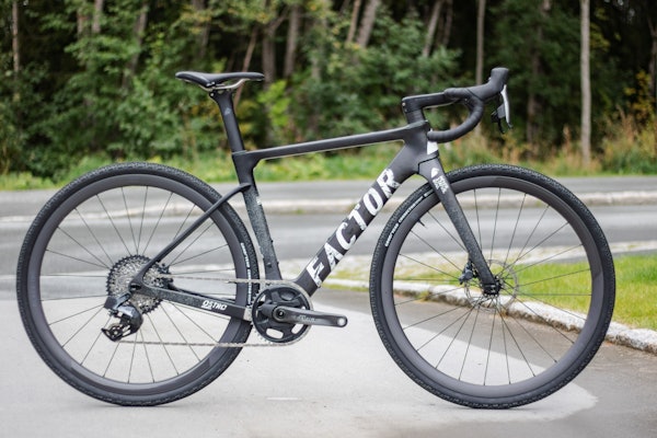 HISSIG GRAVELSYKKEL: Factor Ostro Gravel har DNA-et sitt fra landeveien. Alle foto: Knut Andreas Lone HISSIG GRAVELSYKKEL: Factor Ostro Gravel har DNA-et sitt fra landeveien. Alle foto: Knut Andreas Lone