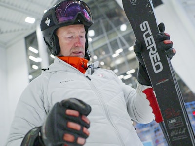 STEREO: Kjetil Andre Aamodt med sine nye Stereo FIS-ski. Foto: Sigurd Ekeli Grimsby