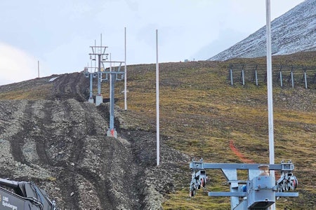 NY HEIS: Alpinanlegget i Longyearbyen på Svalbard oppgraderes med både ny heis og kunstsnøanlegg. Foto: Longyearbyen lokalstyre NY HEIS: Alpinanlegget i Longyearbyen på Svalbard oppgraderes med både ny heis og kunstsnøanlegg. Foto: Longyearbyen lokalstyre