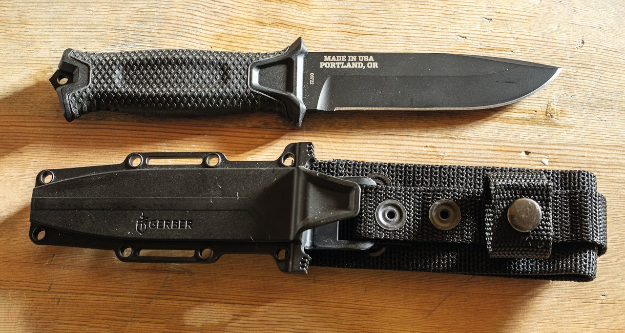 GERBER STRONGARM: Mer behagelig å bruke enn å se på Gerber Strongarm Black Fine Edge jaktkniv test