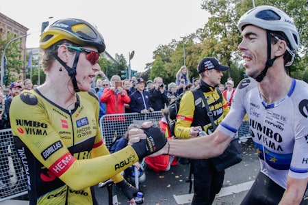 TAKK FOR LAGET: Christophe Laporte var i Tyskland for å vise fram EM-trøya si, men spilte likevel opp Per Strand Hagenes til seier i Münster. Foto: Cor Vos TAKK FOR LAGET: Christophe Laporte var i Tyskland for å vise fram EM-trøya si, men spilte likevel opp Per Strand Hagenes til seier i Münster. Foto: Cor Vos