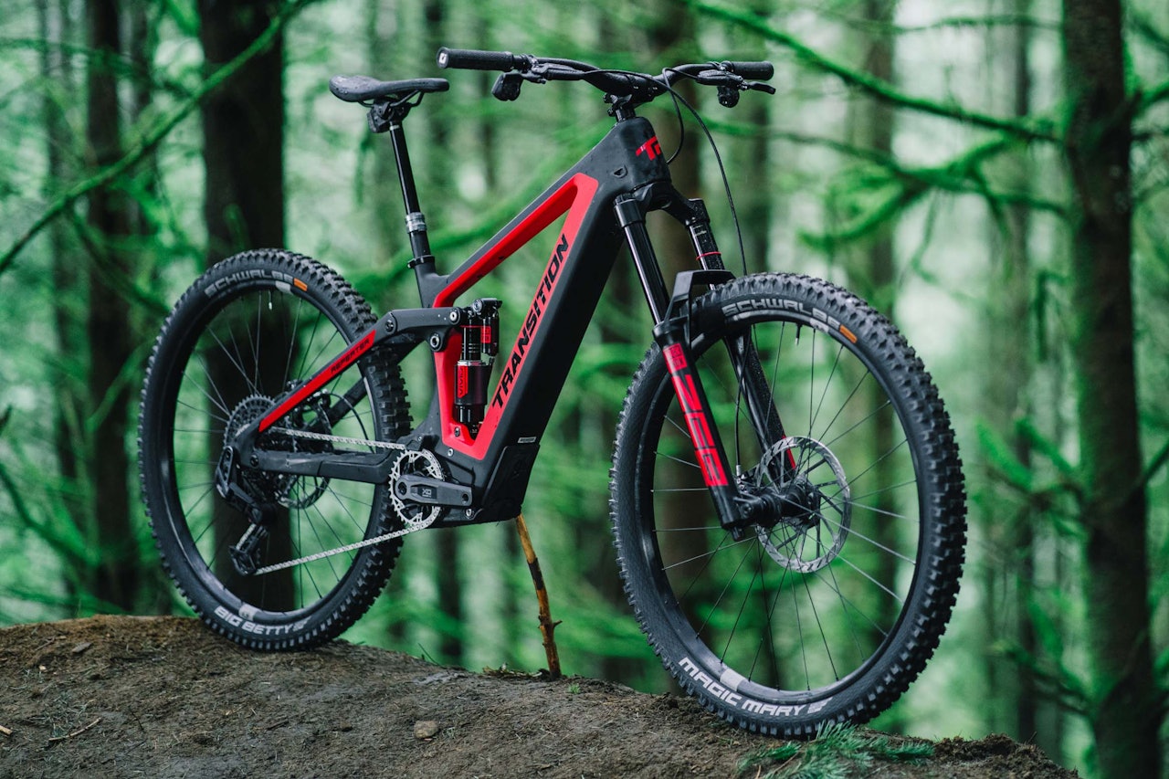 LEKKER: Transitions nye Repeater kommer med SRAM Powertrain-motor. Og hva koster så herligheten? Les videre. Foto: Kristoffer H. Kippernes. transition repeater sram powertrain