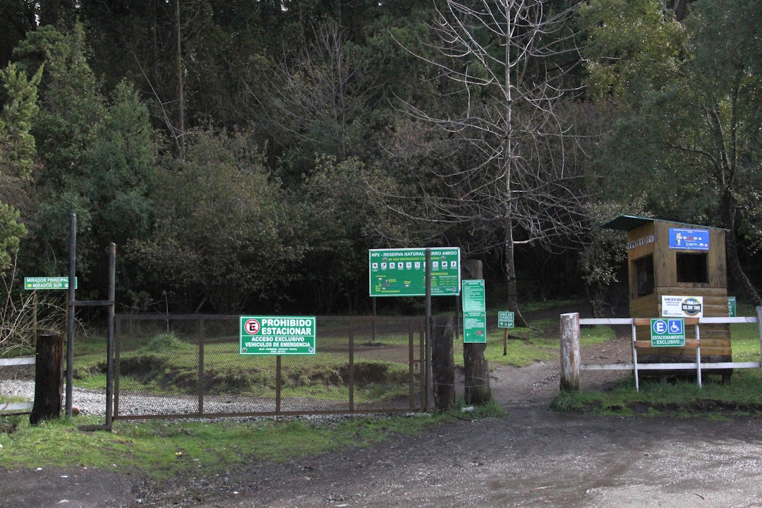 HVOR BLE DET AV FRIHETEN? Et typisk turutgangspunkt i Patagonia, med forbud og forbud om hverandre. Foto: Kjell Harald Myrseth HVOR BLE DET AV FRIHETEN? Et typisk turutgangspunkt i Patagonia, med forbud og forbud om hverandre. Foto: Kjell Harald Myrseth