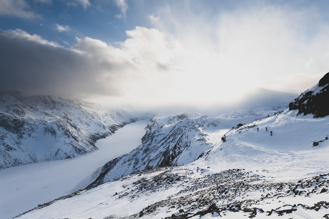 TYNT: Det var tynt med snø i den østre delen av Jotunheimen i 2019. Foto: Hans Kristian Krogh-Hanssen