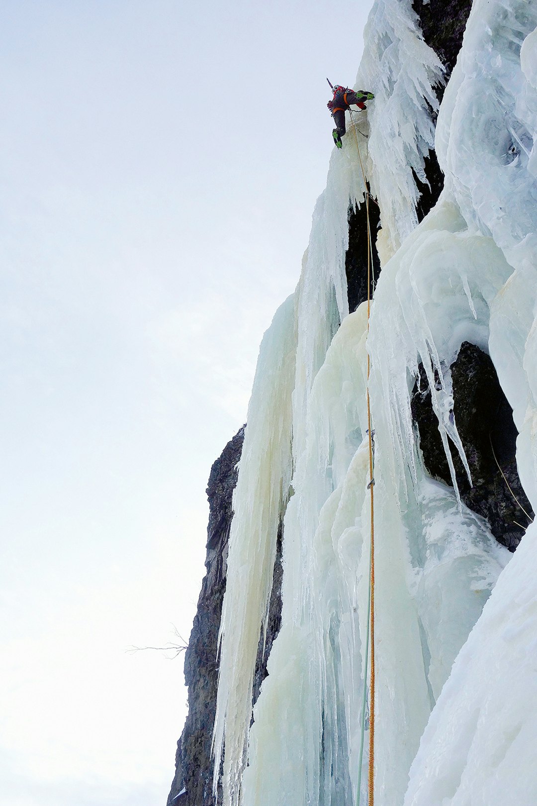 ERFAREN: Lars Wegge klatrer is ved Hørtekollen i Lier. Foto: Privat