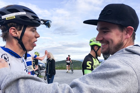 AKTUELL: Øivind Lukkedal (t.v.) kan erstatte Sverre Dyngeland Vik som sportsdirektør i Team Coop-Repsol. Her sammen med en annen tidligere Coop-sportsdirektør, Magnus Børresen. Foto: Kent Murdoch AKTUELL: Øivind Lukkedal (t.v.) kan erstatte Sverre Dyngeland Vik som sportsdirektør i Team Coop-Repsol. Her sammen med en annen tidligere Coop-sportsdirektør, Magnus Børresen. Foto: Kent Murdoch