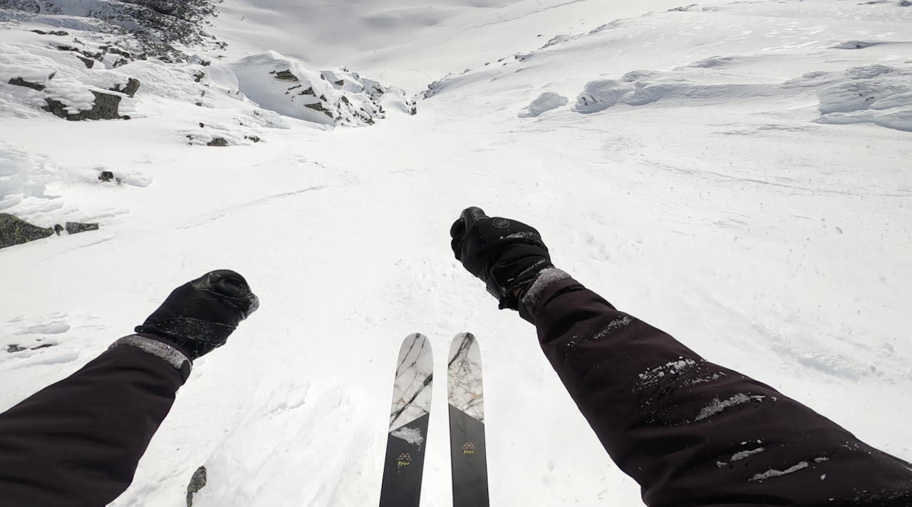 POV: Herman Knudsen flyr ned en renne i Rondane. Foto: Herman Knudsen POV: Herman Knudsen flyr ned en renne i Rondane. Foto: Herman Knudsen
