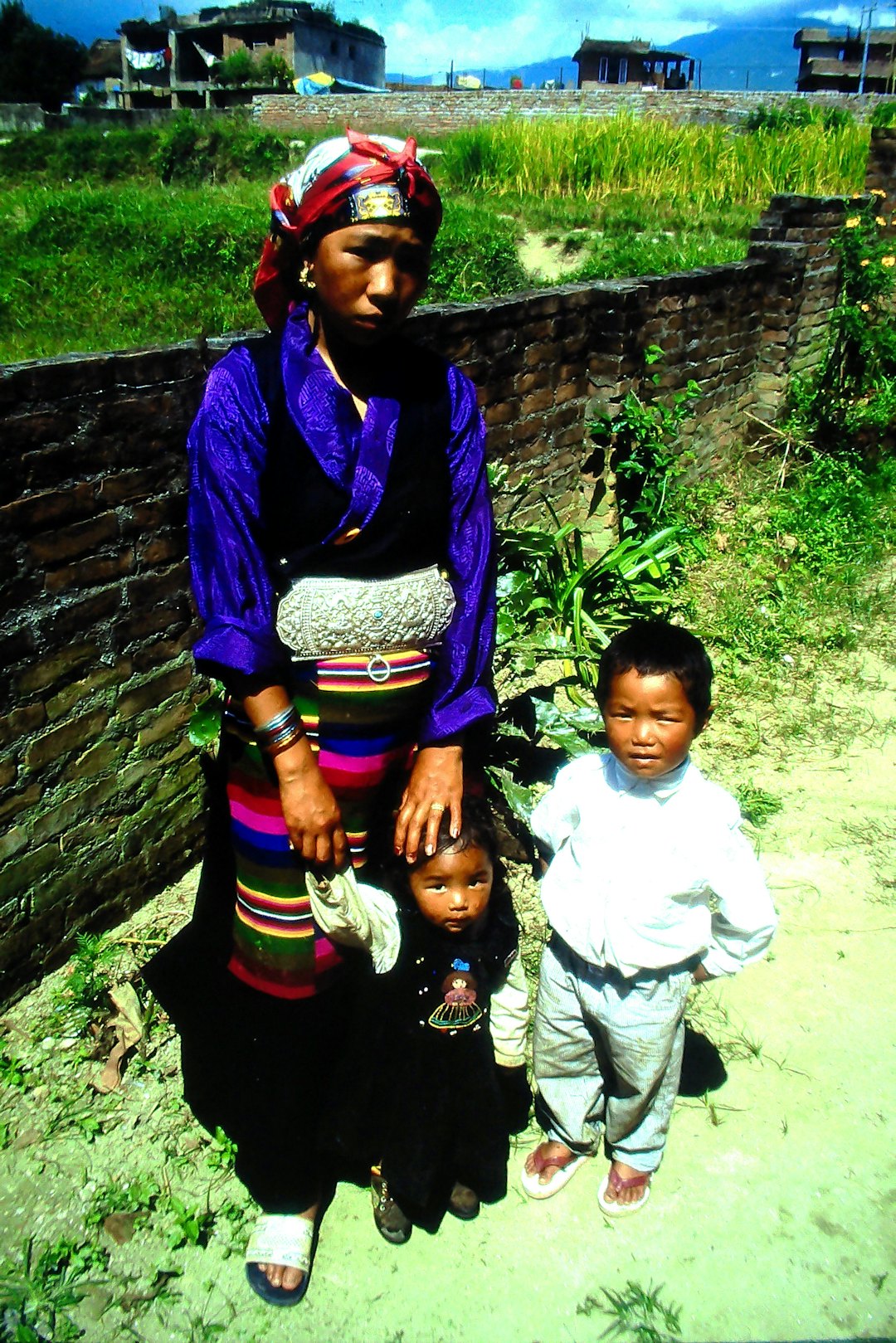 Ang Sona Sherpa og hennes to døtre Mingma Diki og Pasang Diki
