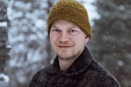FRILUFTSETIKER: Mats Hoel er naturguide og tidligere reiselivsgründer.  Nå skriver han doktorgrad om allemannsretten i Lofoten. Foto: Privat mats j hoel