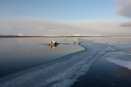 STILLE HØYTID: Julaften på Femunden. Foto: Vladimir Namuov is på femunden