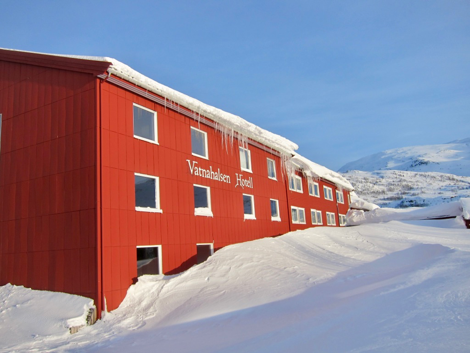 Vatnahalsen Hotell i vinterdrakt! Foto: Lisa K. Bjærum