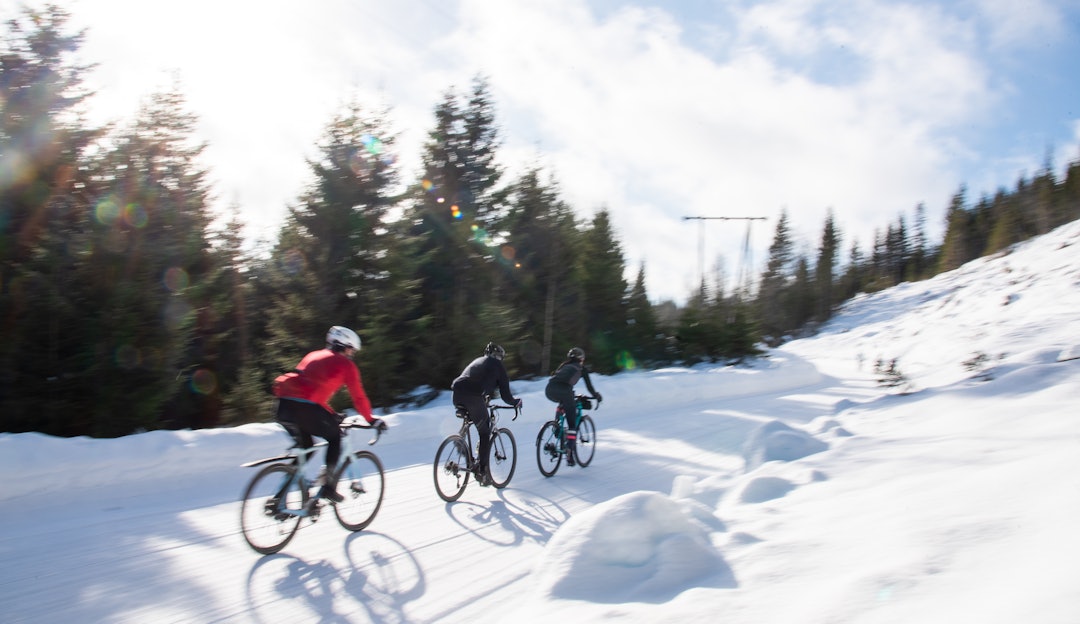 DGER SOM DETTE: De vinterbrøytede grusveiene i Nordmarka er et eldorado for Oslo-syklister. Ring 4 er den mest populære vinterrunden av alle. Foto: Henrik Alpers. DGER SOM DETTE: De vinterbrøytede grusveiene i Nordmarka er et eldorado for Oslo-syklister. Ring 4 er den mest populære vinterrunden av alle. Foto: Henrik Alpers.