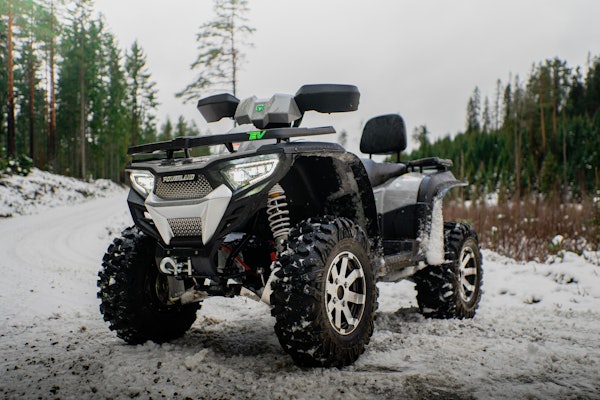 ELEKTRISK ATV: Tachyon 4x4 er en elektrisk ATV med skikkelig batteri og kjørelengde. Tachyon 4x4 sett forfra