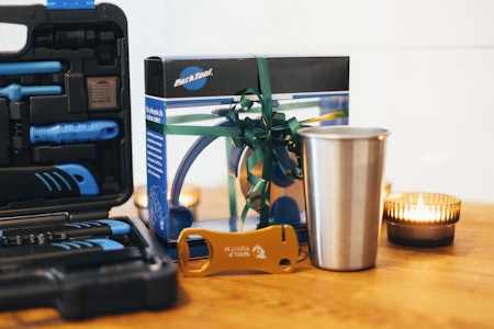 GAVETIPS: Står du litt fast og vet ikke hva du skal kjøpe til syklisten?  Foto: Kristoffer H. Kippernes. julegave tips terrengsykkel sykling sykkel