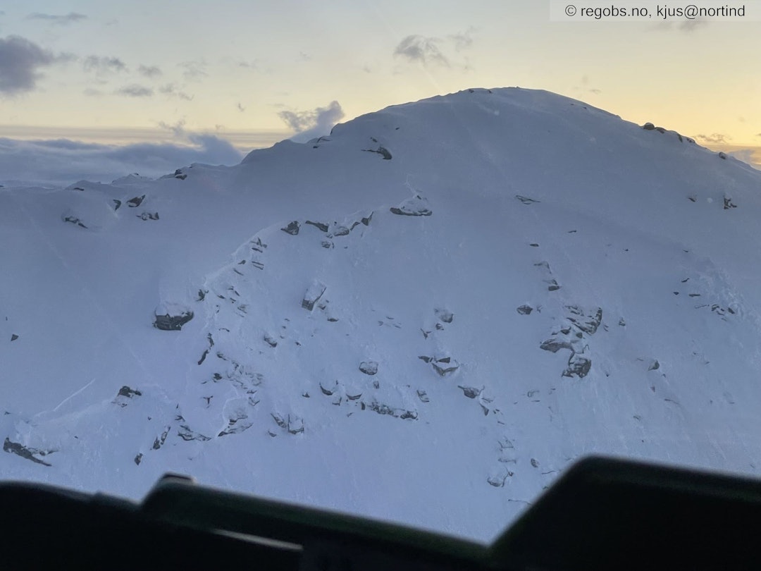 DØDSSKREDET: Skredet på Ronsfjellet gikk høyt mot toppen, i vesthenget. Foto: Torgeir Kjus