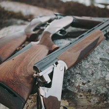 HAGLE: Hvilken hagle skal du gå for? Foto: Kristoffer Kippernes. VÅPENSØKNAD: Politiet automatiserer søknadsprosessen for å kutte ventetiden drastisk. Foto: Kristoffer H. Kippernes