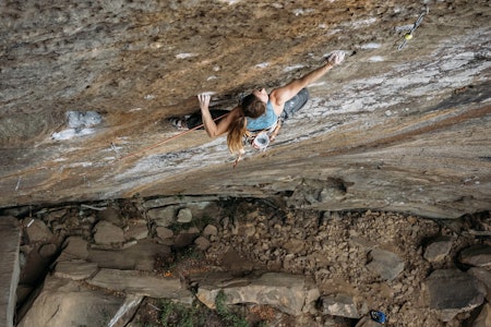 NY PERS: Tina Hafsaas på ruta «Pure Imagination» (8c+) i Red River Gorge I USA. Foto: Colette McInerney NY PERS: Tina Hafsaas på ruta «Pure Imagination» (8c+) i Red River Gorge I USA. Foto: Colette McInerney