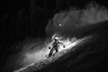 Pär Hägglund jages av Luke Bredar. Pär Hägglund jages av Luke Bredar.