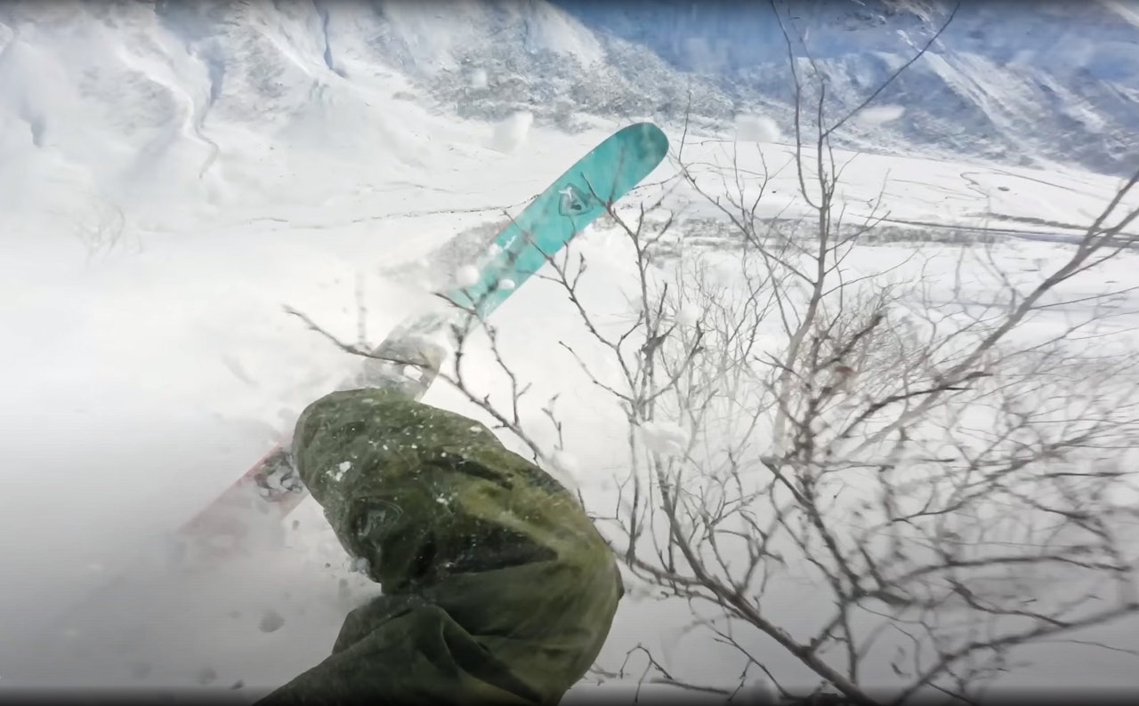 TATT: I det Wester skifter aspekt, treffer han et helt annet snødekke enn det han gjorde seg kjent med på vei opp fjellet på Sunnmøre. TATT: I det Wester skifter aspekt, treffer han et helt annet snødekke enn det han gjorde seg kjent med på vei opp fjellet på Sunnmøre.