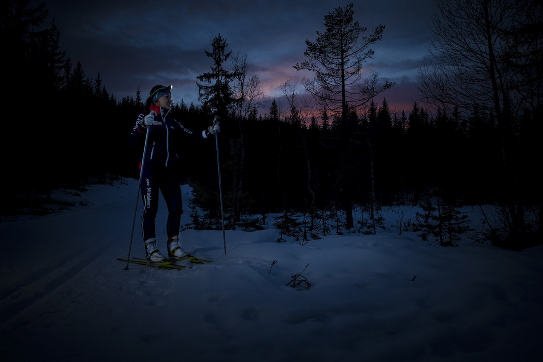 LANGRENN: Skitur med hodelykt. Foto: Pål Westgård