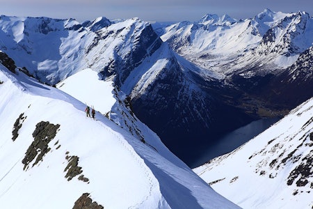 KÅRDALSTINDANE: Flotte forhold. Foto: Matti Bernitz kårdalstindane sunnmøre