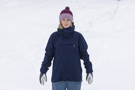 ANORAKK I ULL: Ull spiller ofte rollen som innerste lag og mellomlag. Så hvordan gjør denne ullanorakken seg som et ytterplagg? Foto: Kristoffer H. Kippernes anorakk i ull houdini lana woman test