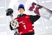 SUVEREN: Birk Ruud leverte et knallsterkt andre run og vant slopestyle i Laax, Sveits. Foto: EPA/MAYK WENDT Birk Ruud slopestyle laax