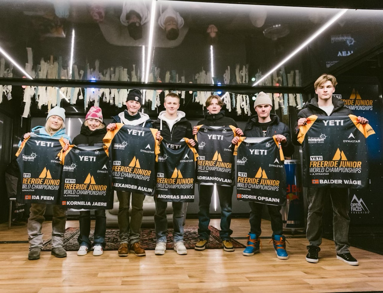 KLARE FOR JUNIOR-VM ONSDAG: Fra venstre: Ida Feen, Kornelia Hoseth Jære, Alexander Aulin, Andreas Bakke, Adrian Hovland, Didrik Opsann og Balder Wåge. Foto: Mia Maria Knoll norske ungdommer som kjører junior vm