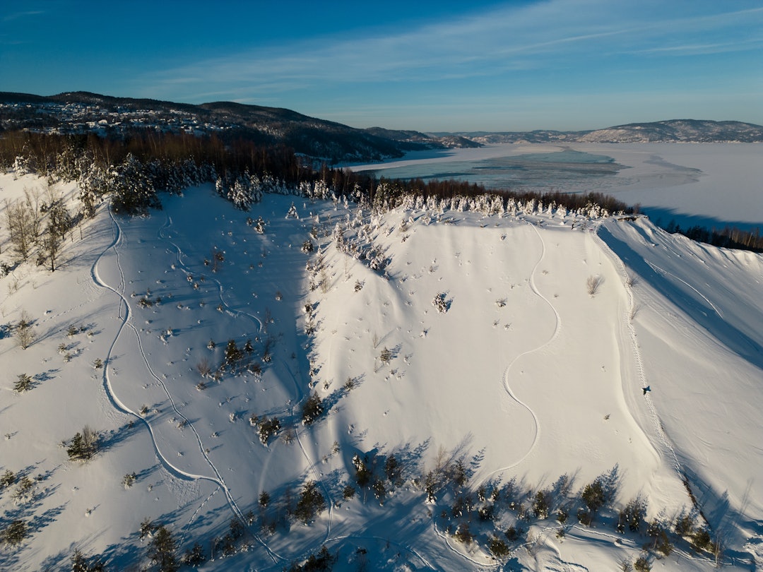 LINJER I SNØEN: VERKET: Svelviksand sandtak på Verket. Foto: Christian Nerdrum