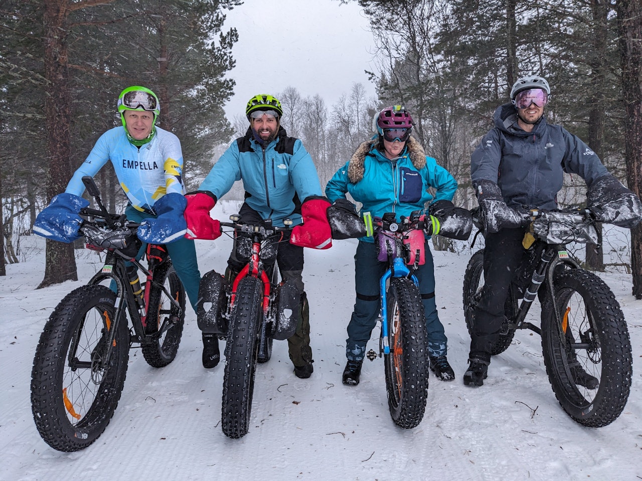 KLARE FOR FJELLET: Rundt 40 syklister skal bryne seg på fjellet og snøen på Geilo denne helgen. Foto: Nina Gässler. fat viking 2024