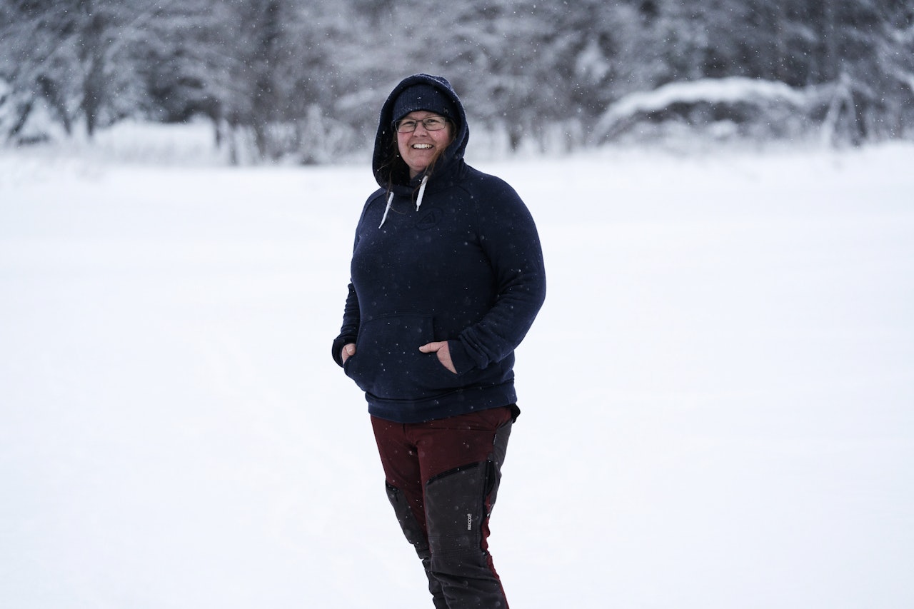 HETTEGENSER: Hettegenseren fra Aclima har et ullstoff som er mykt og behagelig innerst mot kroppen. Dette kan bli din nye kosegenser etter en kald dag på jakt. hettegenser i ull fra Aclima