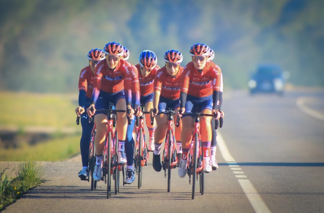 OVERGANG: Etter å ha avviklet samarbeidet med Factor og Premier Tech, sykler Roland nå på Pinarello. Foto: Roland Cyling Team. OVERGANG: Etter å ha avviklet samarbeidet med Factor og Premier Tech, sykler Roland nå på Pinarello. Foto: Roland Cyling Team.