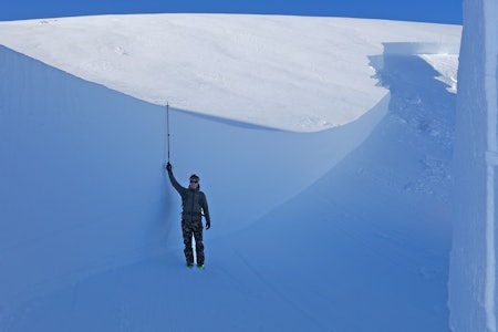 BRUDDKANT: Stort snøskred utløst ved skikjøring i Troms ved skredfare 3. Foto: Kjetil Brattlien Snøskred bruddkant Troms Kjetil Brattlien