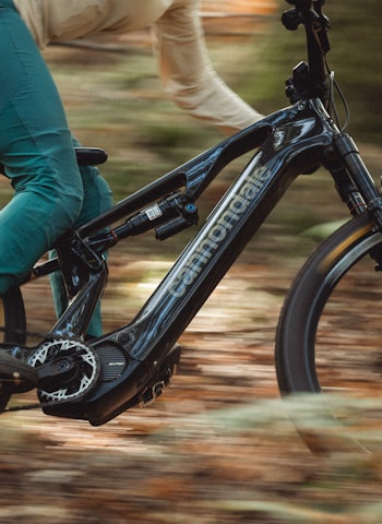 KRAFTIG OG LETT: Den nye Cannondale-elsykkelen skal angivelig være det beste fra begge verdener: kraftig motor og lav vekt.  Foto: Cannondale. cannondale moterra sl