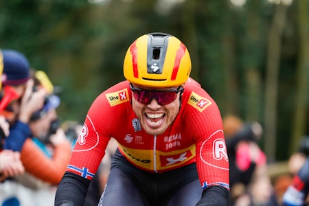 NY AEROHJELM: Rasmus Tiller i den nye hjelmen fra Sweet Protection. Foto: Cor Vos NY AEROHJELM: Rasmus Tiller i den nye hjelmen fra Sweet Protection. Foto: Cor Vos